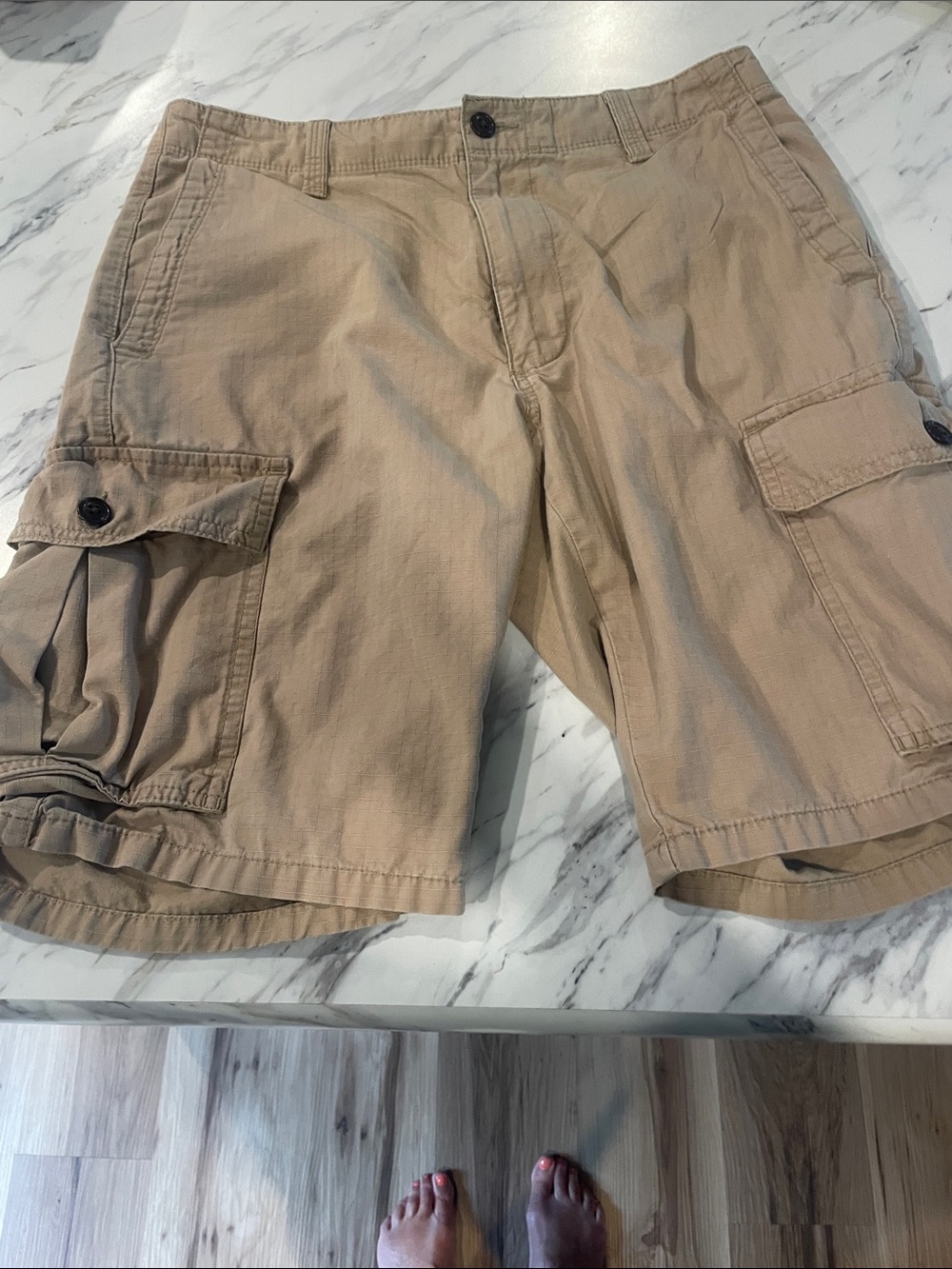 Dockers Men's Tan Cargo Shorts with Buttoned Pockets